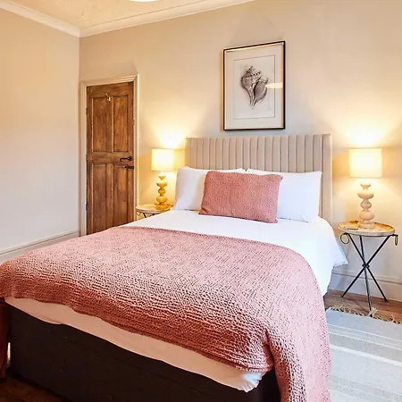 Host & - Emerald House Saltburn-by-the-Sea